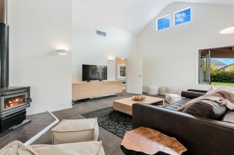 Photo of property in 18 Little Oak Common, Wanaka, 9305