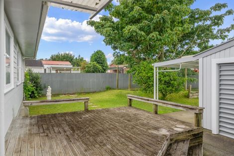 Photo of property in 35 Highbury Drive, Levin, 5510