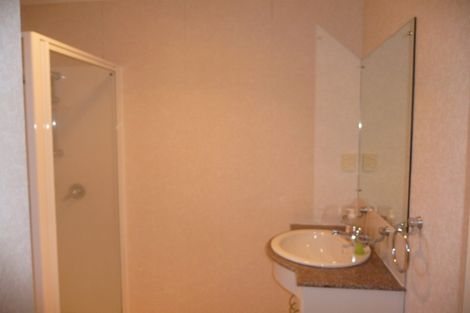 Photo of property in 4 Ballyroney Place, East Tamaki, Auckland, 2013