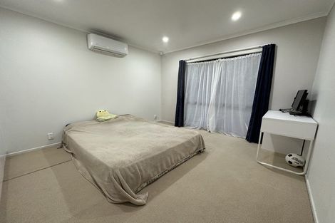 Photo of property in 141 Gossamer Drive, Pakuranga Heights, Auckland, 2010
