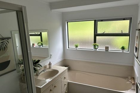 Photo of property in 3 Pounamu Avenue, Greenhithe, Auckland, 0632