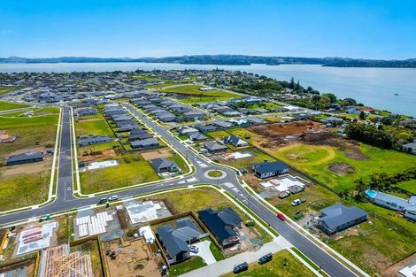 Photo of property in 46 Kitemaunga Avenue, One Tree Point, 0118