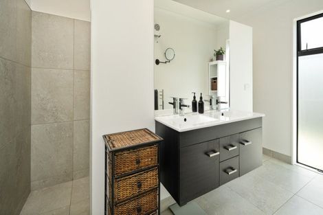 Photo of property in 10 Admiralty Place, Waikawa, Picton, 7220