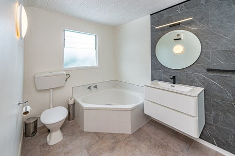 Photo of property in 8 Kapiti Terrace, Castlecliff, Whanganui, 4501