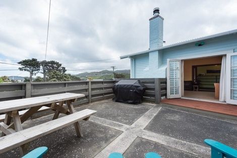 Photo of property in 37 Hudson Street, Island Bay, Wellington, 6023