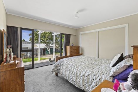 Photo of property in 41 Mountain Road, Sentry Hill, New Plymouth, 4373