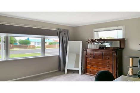 Photo of property in 9 Collingwood Street, Levin, 5510