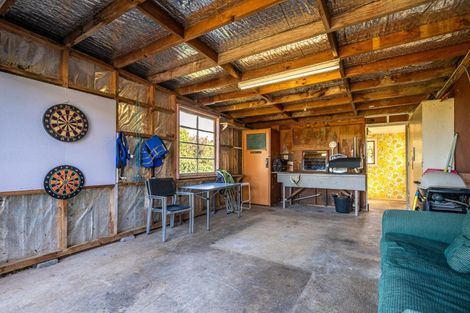 Photo of property in 69 Cornwallis Road, Cornwallis, Auckland, 0604