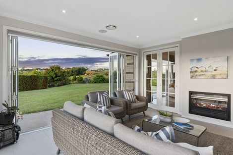 Photo of property in 5 Kingscliff Rise, Dairy Flat, Albany, 0792
