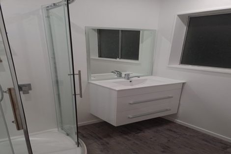 Photo of property in 25a Chetwode Grove, Newlands, Wellington, 6037