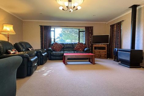 Photo of property in 151 Schnell Drive, Kelvin Grove, Palmerston North, 4414