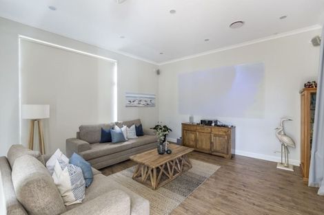 Photo of property in 47 Blacks Road, Greenhithe, Auckland, 0632