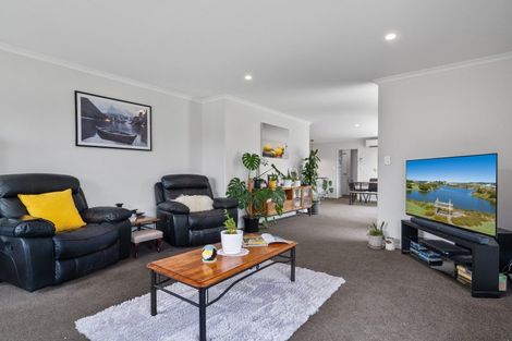 Photo of property in 2 Kahawai Close, Pyes Pa, Tauranga, 3112
