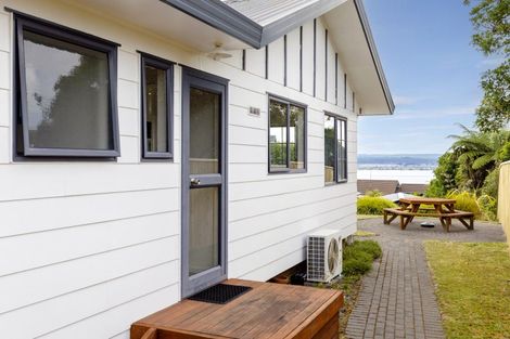 Photo of property in 2/19 Brunette Drive, Acacia Bay, Taupo, 3330