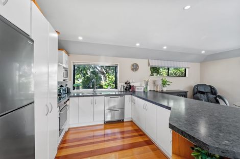 Photo of property in 2/24 Heathcote Road, Castor Bay, Auckland, 0620