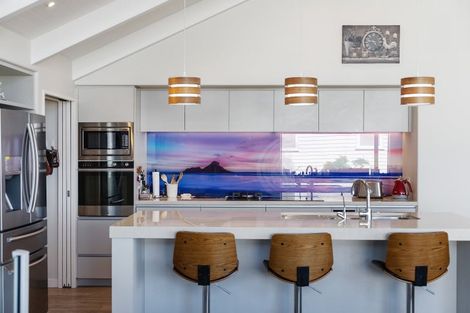 Photo of property in 16 Carpenter Lane, Silverdale, 0932