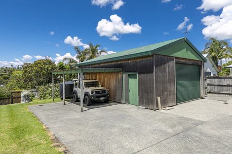 Photo of property in 11 Windfall Grove, Greenhithe, Auckland, 0632