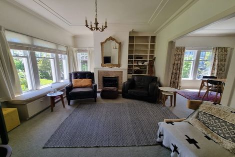 Photo of property in 19 Fitzherbert Terrace, Thorndon, Wellington, 6011