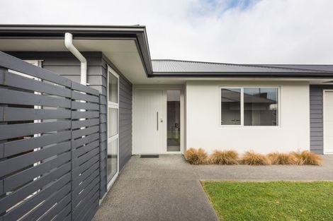 Photo of property in 10 Silicon Way, Fitzherbert, Palmerston North, 4410
