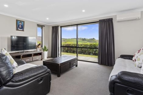 Photo of property in 8 Ballintoy Park Drive, Welcome Bay, Tauranga, 3175