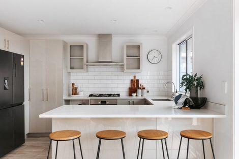 Photo of property in 56 Te Kio Crescent, Papamoa Beach, Papamoa, 3118