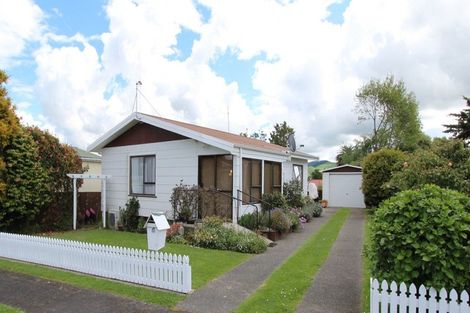 Photo of property in 77 Ormond Street, Woodville, 4920