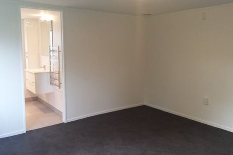 Photo of property in 27 Park Hill Road, Birkenhead, Auckland, 0626