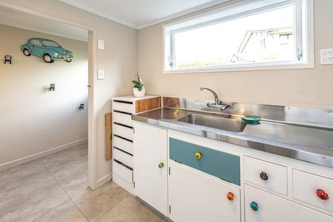 Photo of property in 16 Oakland Avenue, Saint Johns Hill, Whanganui, 4500