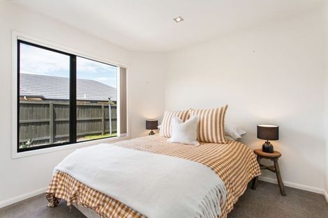 Photo of property in 10 Blarney Place, Casebrook, Christchurch, 8051