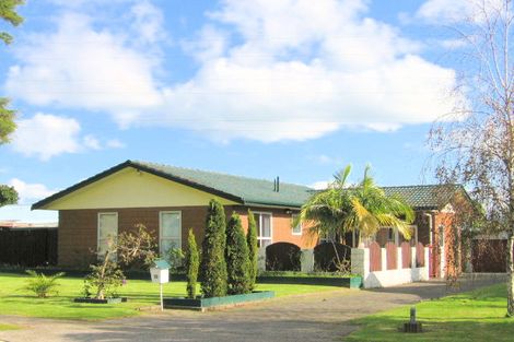 Photo of property in 36 Sikkim Crescent, Clover Park, Auckland, 2019