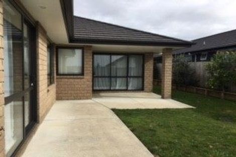 Photo of property in 17 Regis Park Drive, Pukekohe, 2120