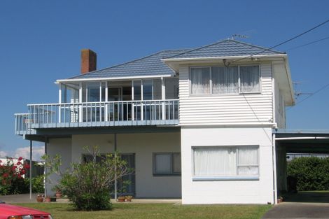 Photo of property in 37 Beechwood Road, Rothesay Bay, Auckland, 0630