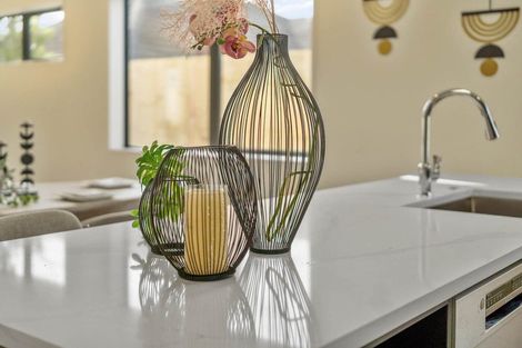 Photo of property in 8b Deuxberry Avenue, Northcote, Auckland, 0627