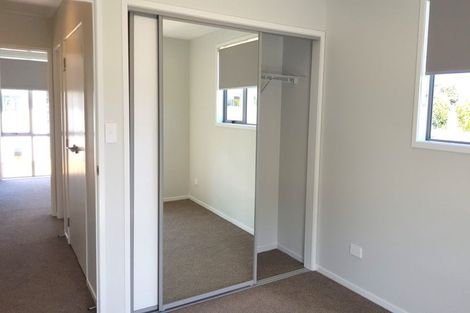 Photo of property in 1/51 Wharf Road, Te Atatu Peninsula, Auckland, 0610