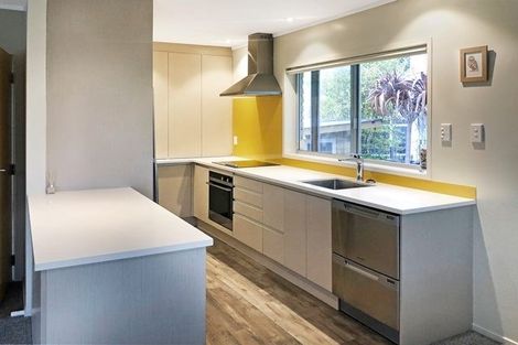 Photo of property in 1/7 Lingham Crescent, Torbay, Auckland, 0630