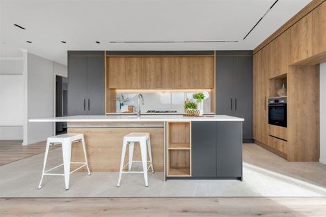 Photo of property in 30 Ballyalton Crescent, Flat Bush, Auckland, 2019