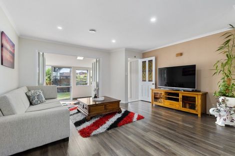 Photo of property in 2/15 Vivian Wilson Drive, Eastern Beach, Auckland, 2012