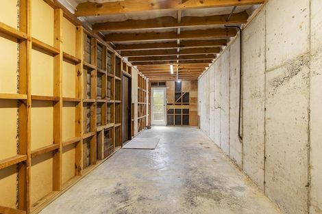 Photo of property in 19 Greyfriars Crescent, Tawa, Wellington, 5028