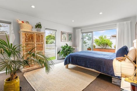 Photo of property in 55 Matipo Road, Te Atatu Peninsula, Auckland, 0610