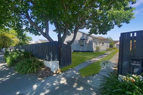 Photo of property in 39 Straven Road, Riccarton, Christchurch, 8011