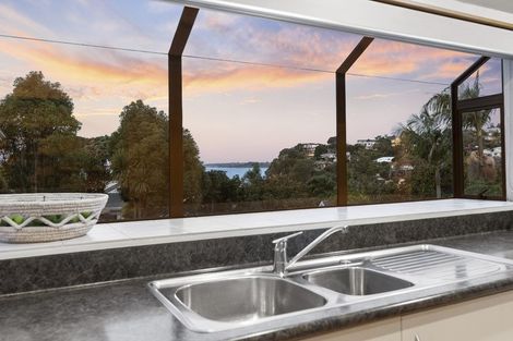 Photo of property in 7b Elgin Place, Red Beach, 0932