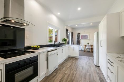 Photo of property in 33 Beach Street, Saint Clair, Dunedin, 9012