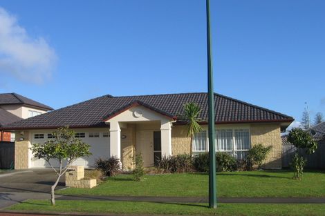 Photo of property in 54 Thornbury Crescent, East Tamaki Heights, Auckland, 2016