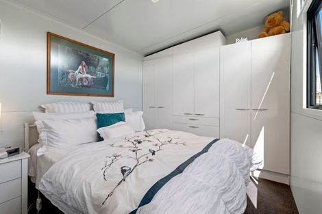 Photo of property in 3 Iris Place, Clendon Park, Auckland, 2103