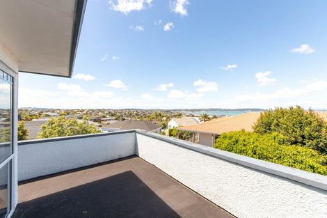 Photo of property in 48 Cherub Place, West Harbour, Auckland, 0618