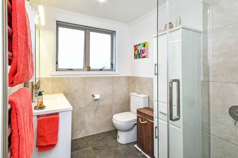 Photo of property in 8b Waimana Road, Conifer Grove, Takanini, 2112