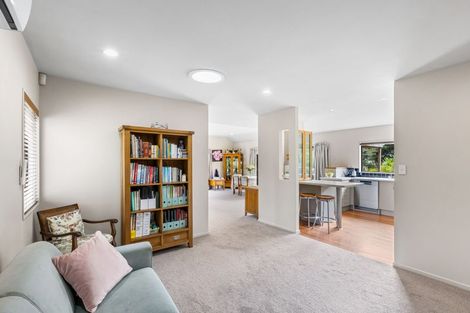 Photo of property in 41e Salisbury Road, Birkdale, Auckland, 0626