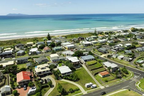 Photo of property in 43 Hanlen Avenue, Waihi Beach, 3611
