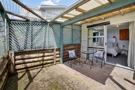 Photo of property in 4 Hatherlow Street, Glenfield, Auckland, 0629