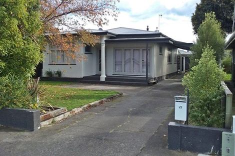 Photo of property in 21 Featherston Street, Takaro, Palmerston North, 4412